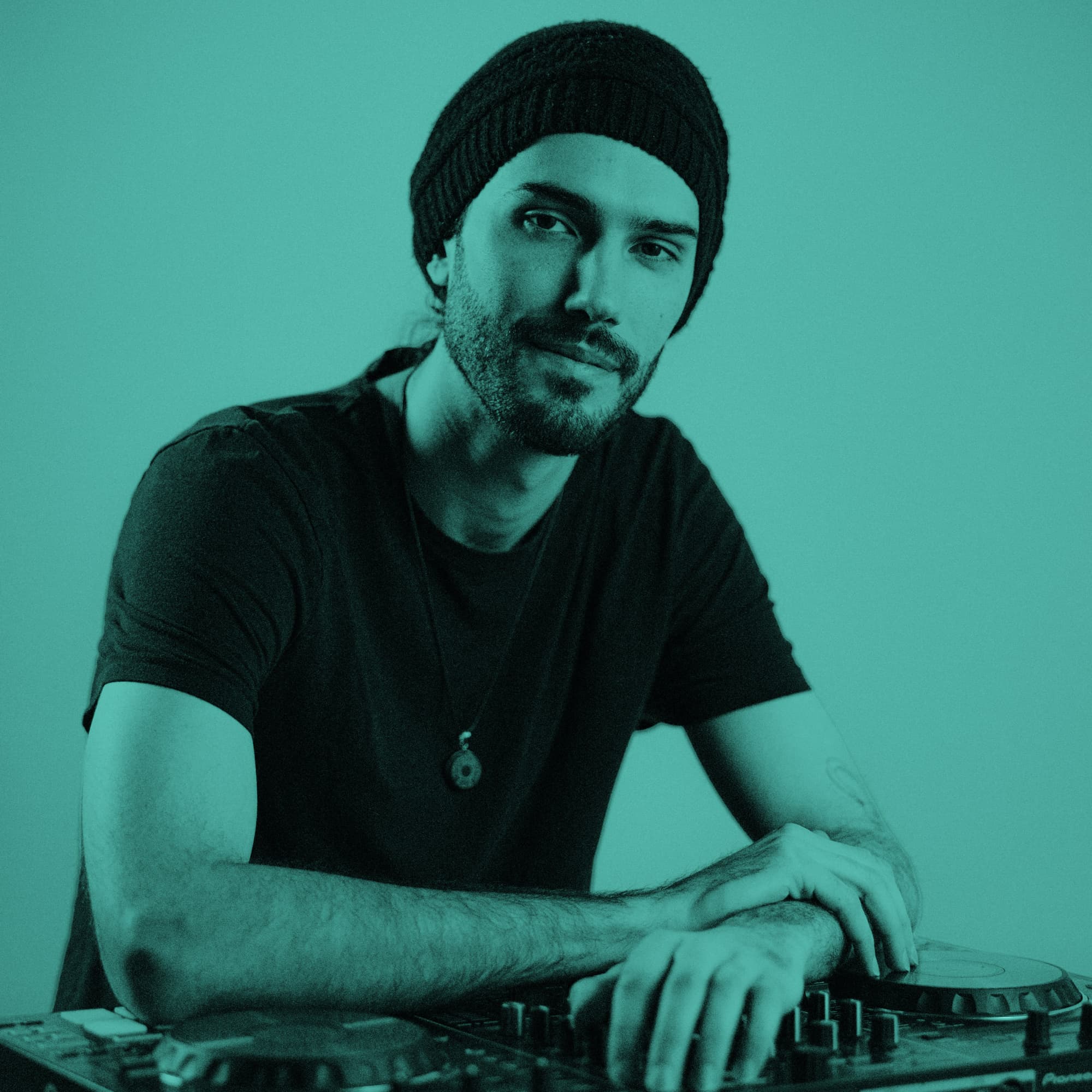 DJ GOOSE